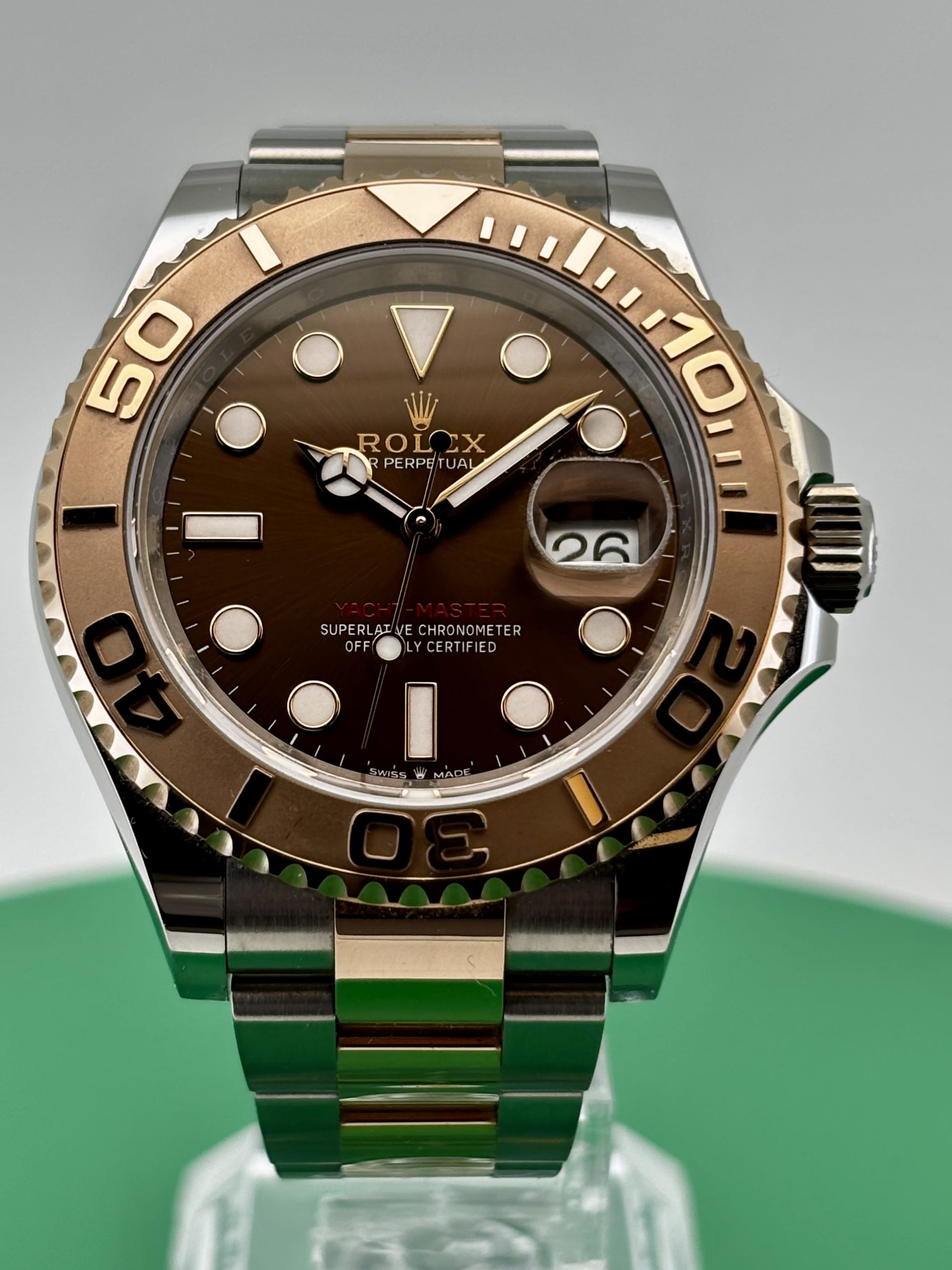 Solgt - Rolex Yacht-Master 40 – 2025 modell – Everose (rosegull) – Som ny